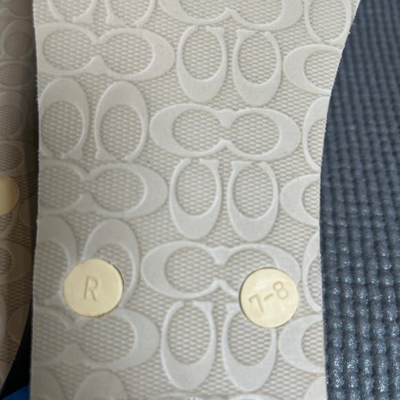 Coach Amel Flip Flops Womens 7B Beige Signature Logo Print Rubber Vacation - Picture 9 of 12